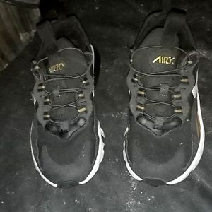 COPY - Air Max 270 metallic gold Size 12C.Retail goes for $120.